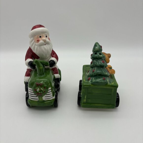 Cracker Barrel Salt Pepper Shakers Santa Tractor Dog Wagon Christmas UNUSED - Picture 4 of 6